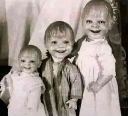 Antique dolls for sale, sometimes they move but psalm 91 calm them down | MirrorLog