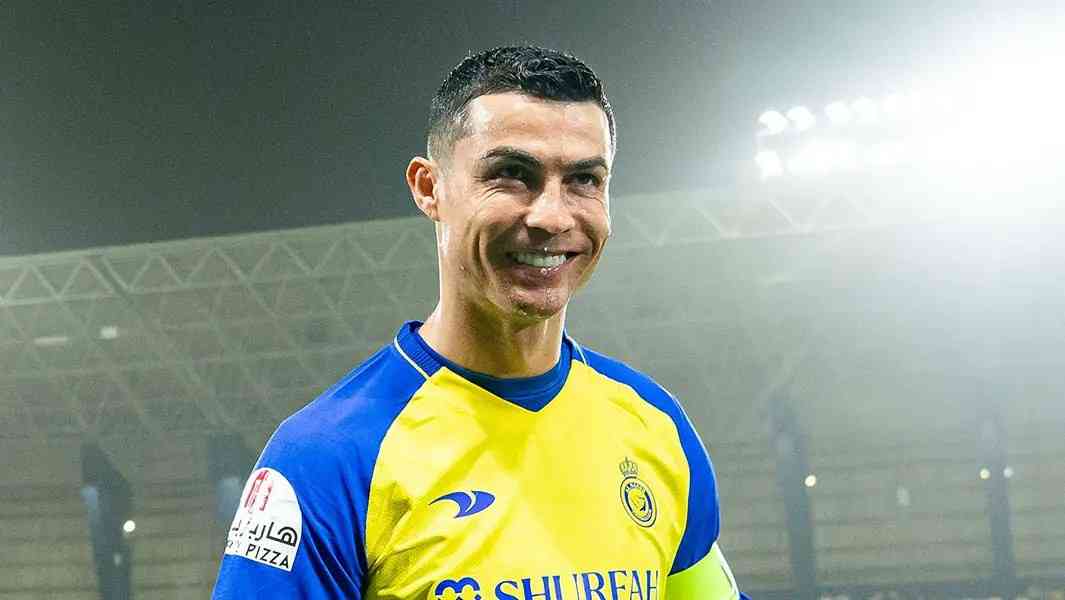 OFFICIAL: Cristiano Ronaldo tops the list of world's highest-paid athletes | MirrorLog