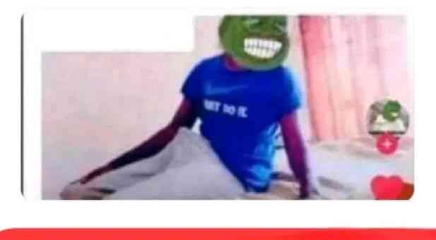 Come and sit on the bed,the chair is not mine 🙃 | MirrorLog