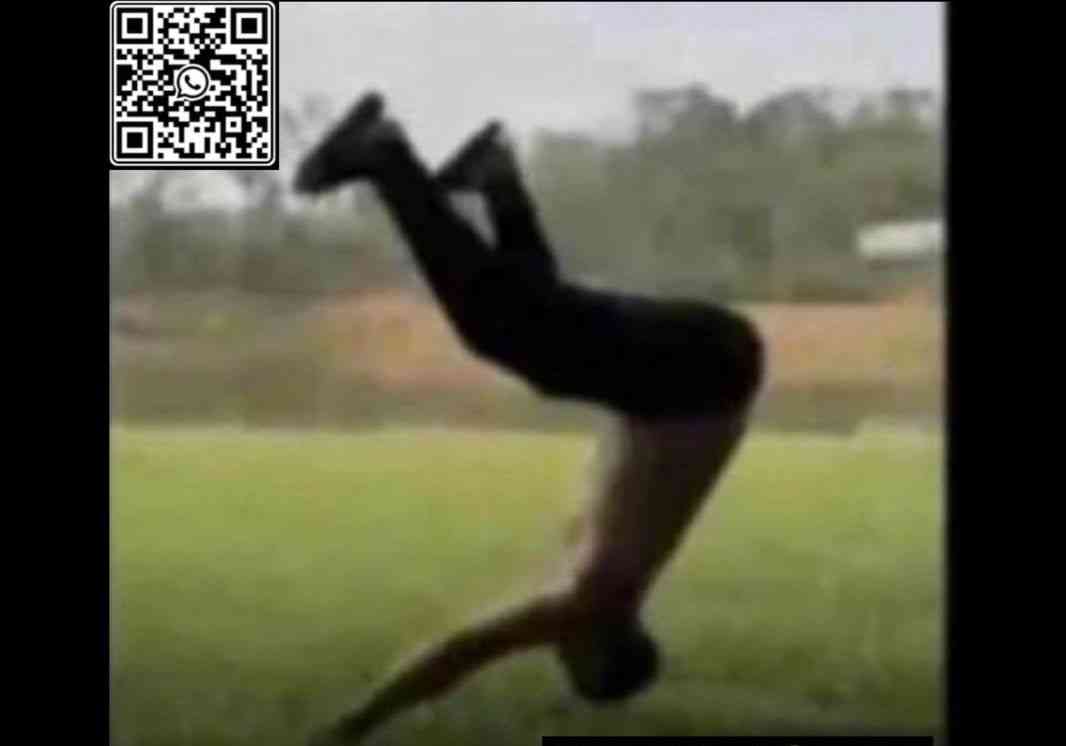 *Bros abeg I fit see 2k for your hand? You no go fall.     Me:👇😂😂💔 | MirrorLog