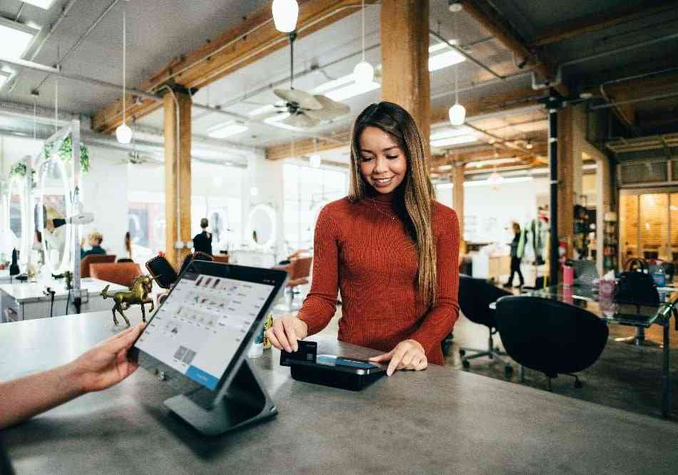 The Little Things That Will Keep Your Customer Base Strong Year After Year - Business  | MirrorLog