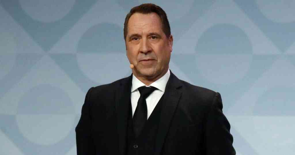 David Seaman, has said that he would be happy if Chelsea sacked Mauricio Pochettino | MirrorLog