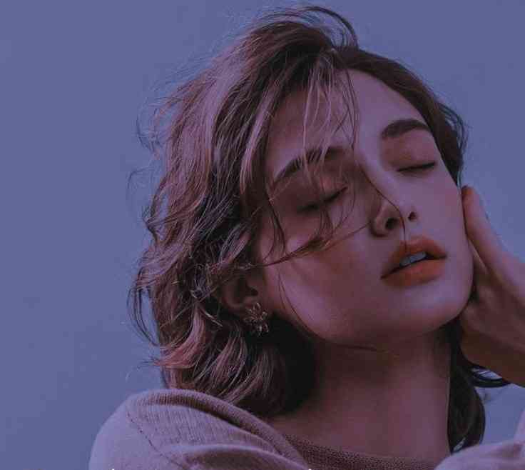 ? Never ignore a person who cares for you. because someday you'll realize you've lost a diamond ?, while you were busy collecting stones ? ? | MirrorLog