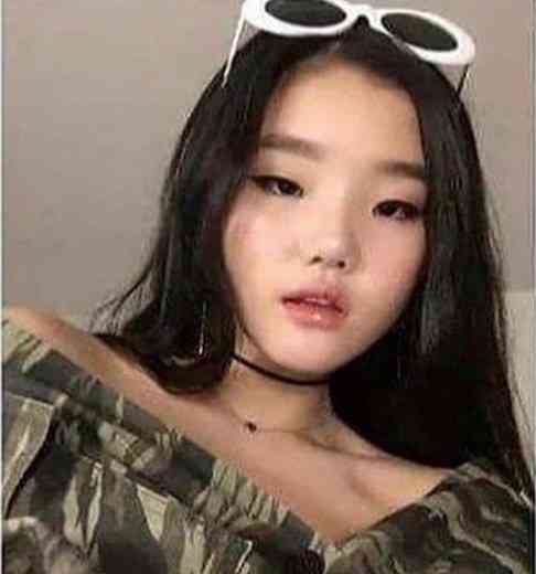 Can you please clean my glasses for me? I’m trying to see my future with you! 😉🥰 | MirrorLog