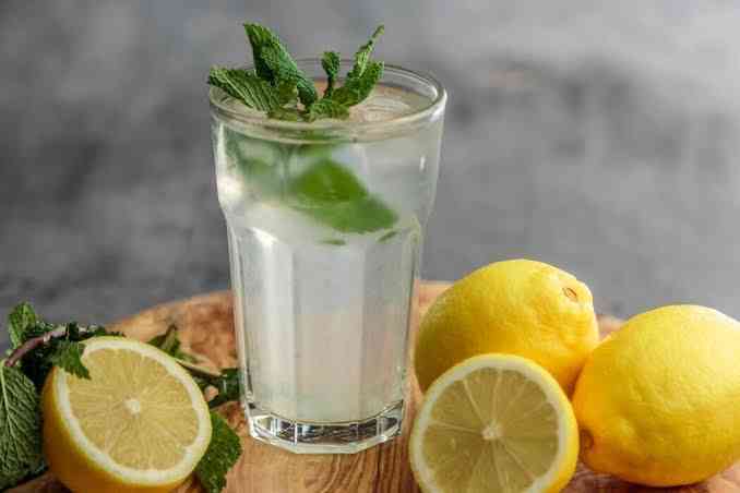 10 Health benefits of lemon water | MirrorLog