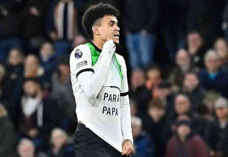 Luis Diaz reaction after his father's release | MirrorLog