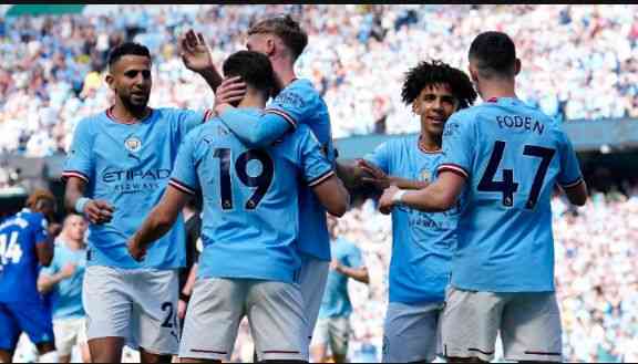 Champions Manchester City finish with a flourish at home | MirrorLog