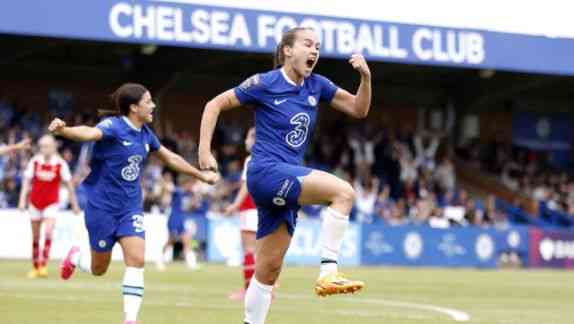 Chelsea 2-0 Arsenal: Blues close in on fourth straight WSL title | MirrorLog