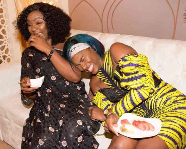 Boy: Why are you late? **Girl: Don't you know that beautiful girls are always late? ☺️ **Boy: I know, but why are you late? 😏 | MirrorLog