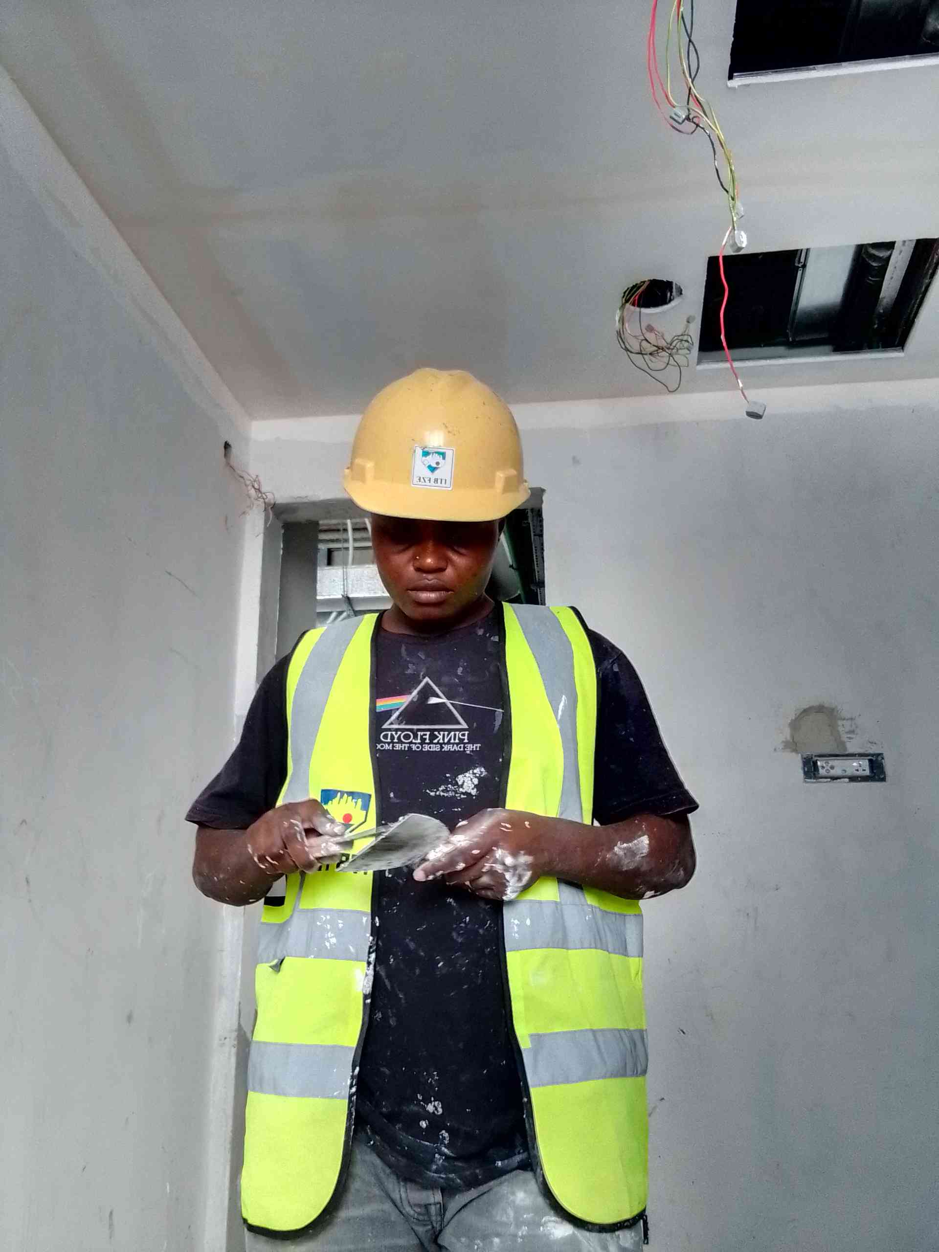 The only lady painter in ITB Nigeria limited | MirrorLog